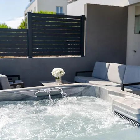Apartman Amphora With Private Jacuzzi