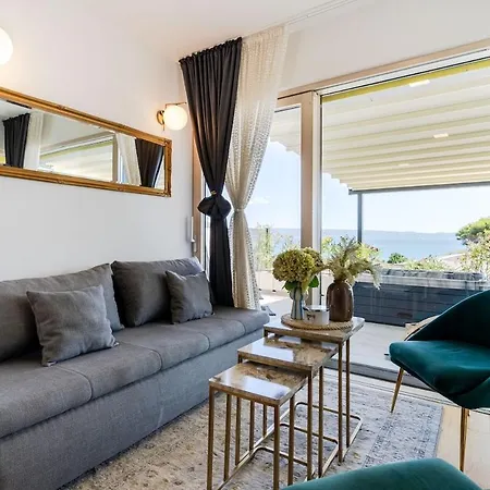 Amphora With Private Jacuzzi Apartman *